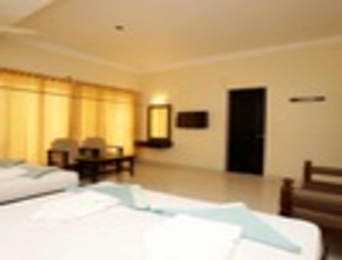Hotel Sridevi Канниякумари Экстерьер фото